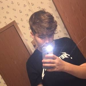 Meet your Posher, Levi